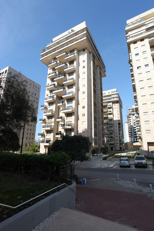 Aviv gimel_2